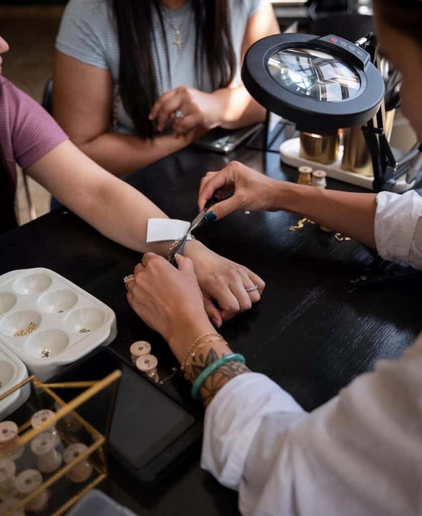 Maneki-Permanent-Jewelry