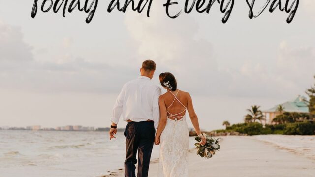 bride-and-groom-beach-pineapple-escapes