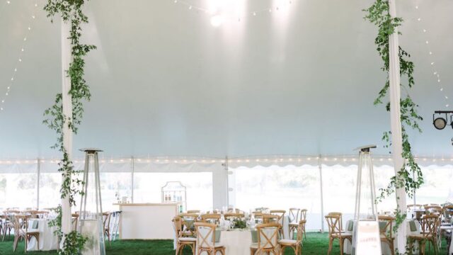 Herriotts-tent-white-wedding