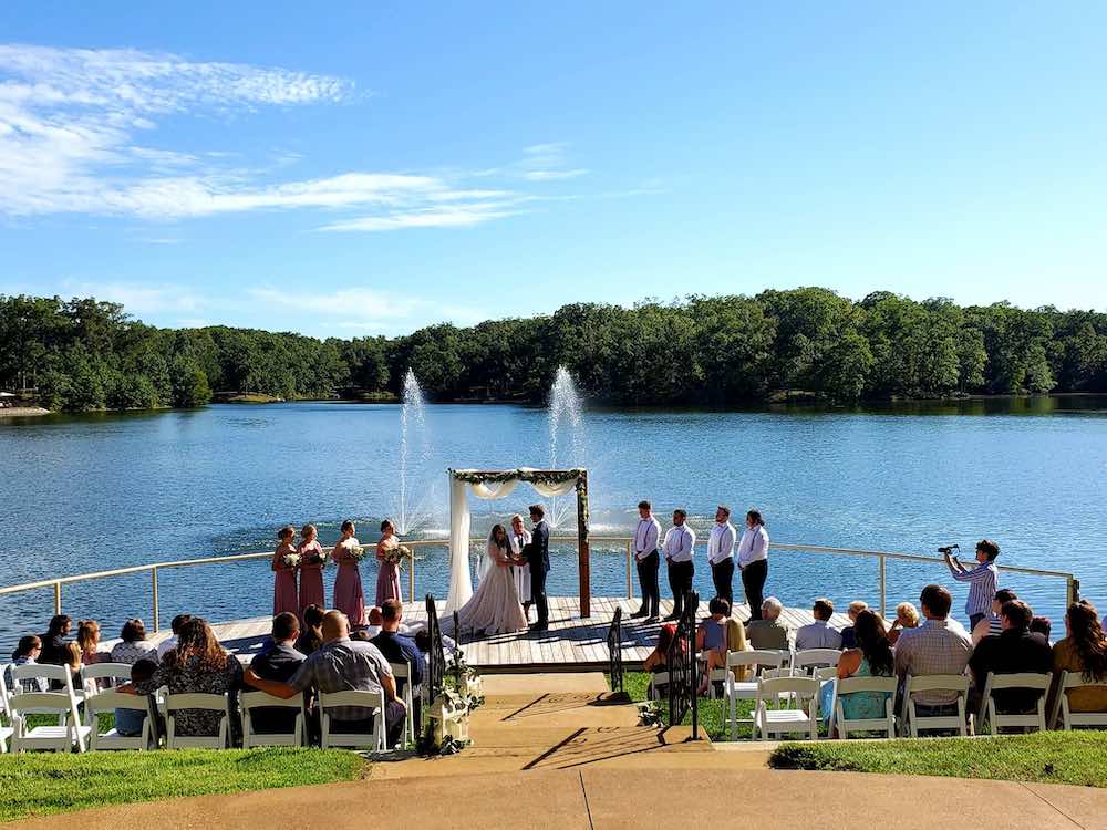 Oak-Terrace-Resort-Outdoor-wedding