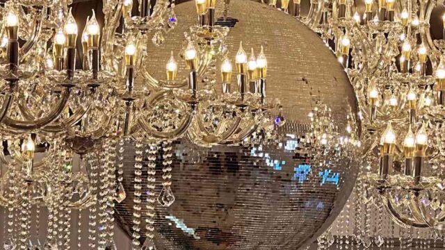 Pole-Barn-Chic-Events-disco-ball