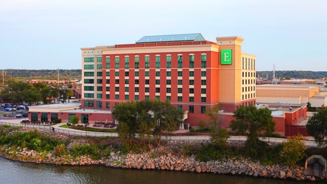 Embassy-Suites-East-Peoria