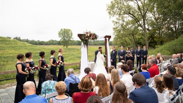 Wildlife-Prairie-Park-Outdoor-Ceremony