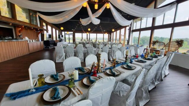 Wildlife-Prairie-Park-white-decor