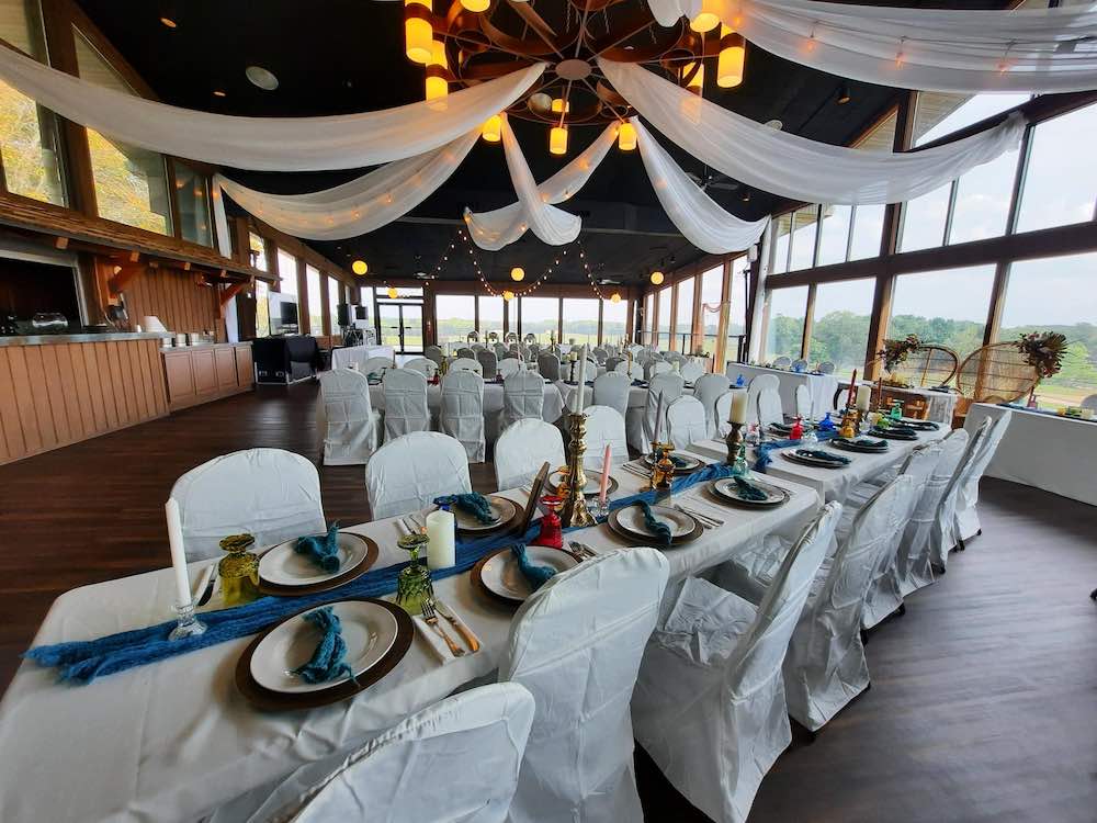 Wildlife-Prairie-Park-white-decor