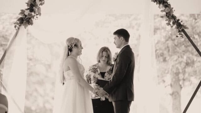 Sweet-Simple-Ceremonies-by-Tonya-black-and-white-wedding