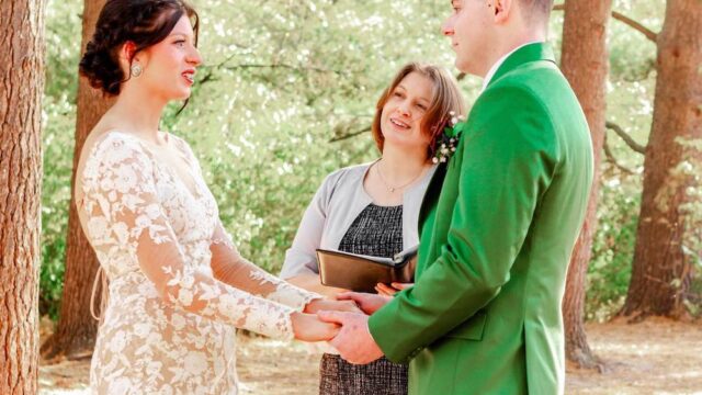 Sweet-Simple-Ceremonies-by-Tonya-zachary-and-shelby-wedding